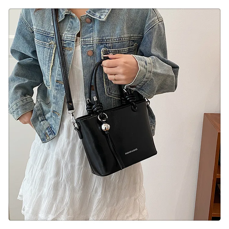 

Vintage Bucket Bag, Minimalist Shoulder Purse for Women, Niche Crossbody Tote, Versatile Day to Night Bag, Textured Sling Bag