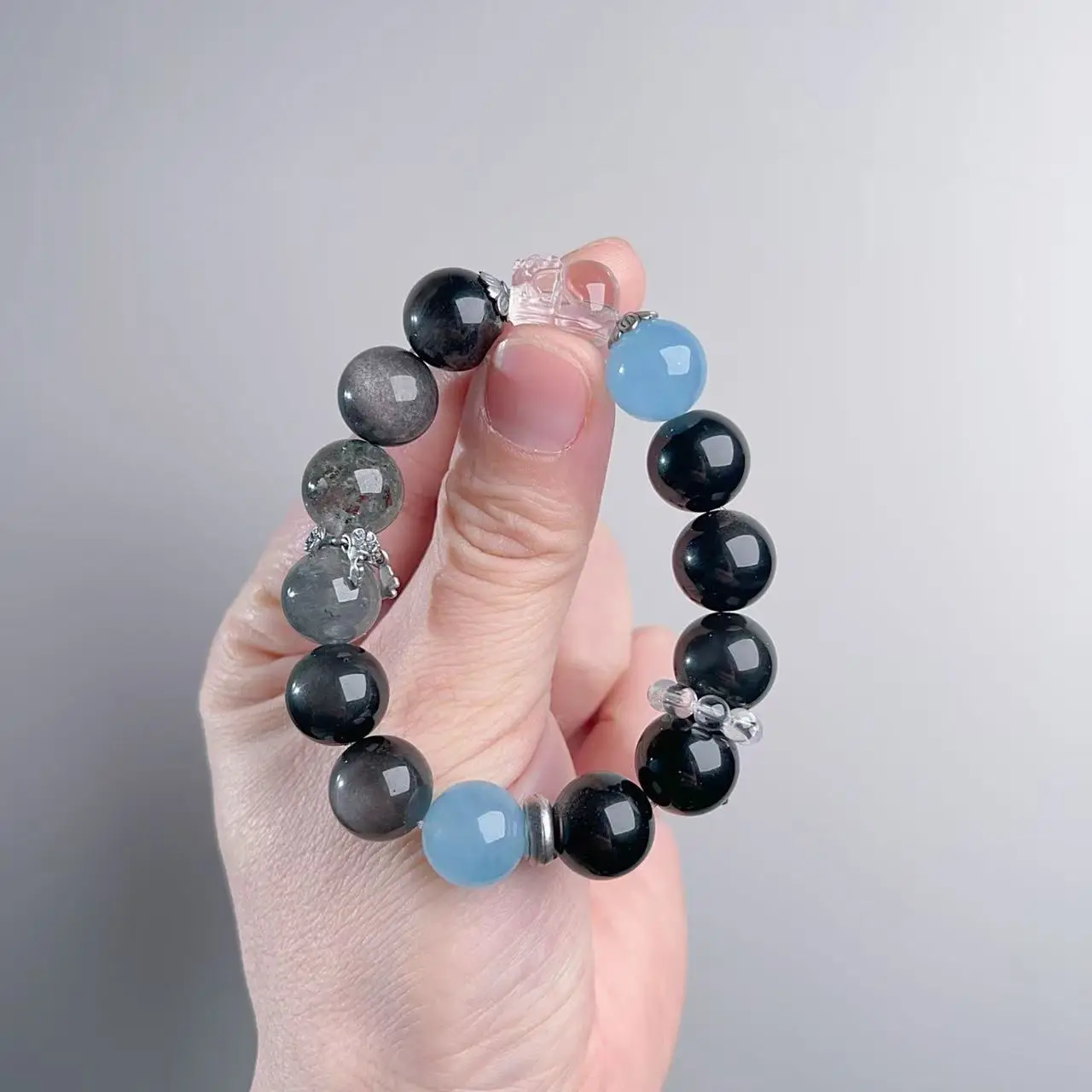 

Natural Crystal Aquamarine, Kyanite Obsidian Bracelet, Men's and Women's Fashion Light Luxury Bracelet Original Niche Design