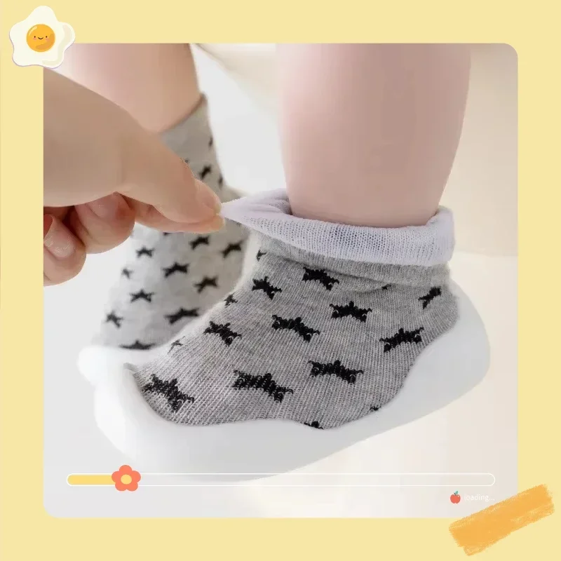 Нескользящая дышащая обувь для малышей в классическом стиле, новая детская обувь от пола до потолка на мягкой подошве для дома и улицы, двухслойные носки