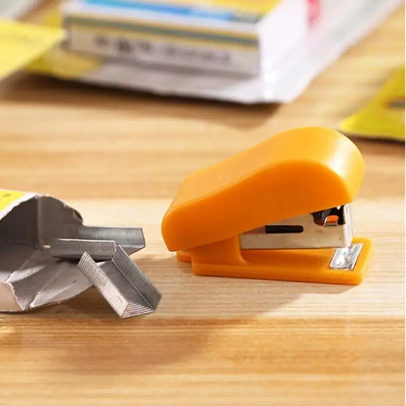 

Y5LB Small Basic Stapler with 10# Staple 20 Sheets Capacity Office Stapler with Staple Remover for Office School Supplies