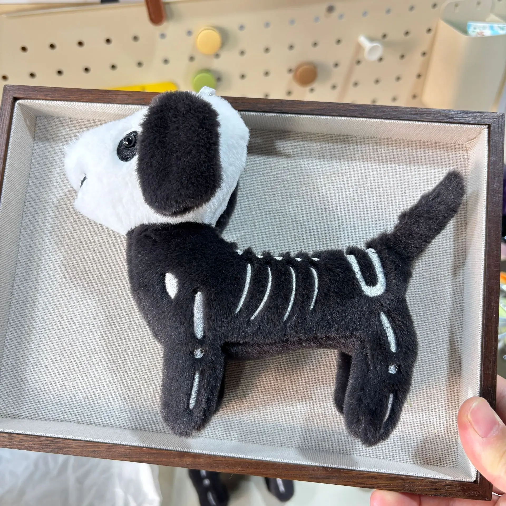 Süßes Plüschtier Schwarz Weiß Böser Spaß Welpe Plüschpuppe Halloween Totenkopf Hund Plüschtier Puppe Anhänger Halloween Geschenk Plüsch Schlüsselanhänger