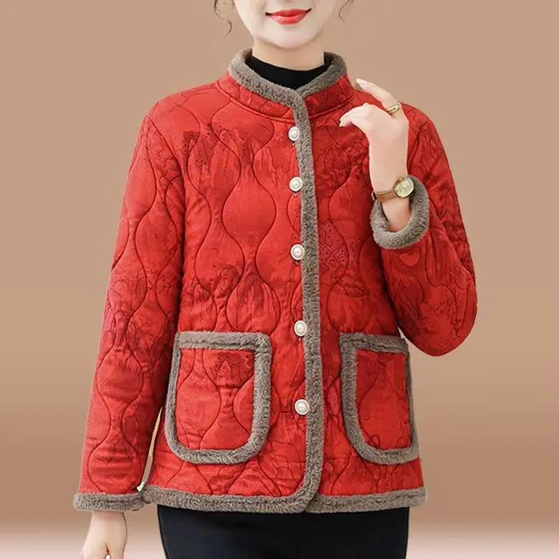 

Теплая красная короткая хлопковая куртка для женщин: стильная одежда для повседневной носки, с эффектом похудения, на пуговицах, с наполнителем из полиэфирного волокна