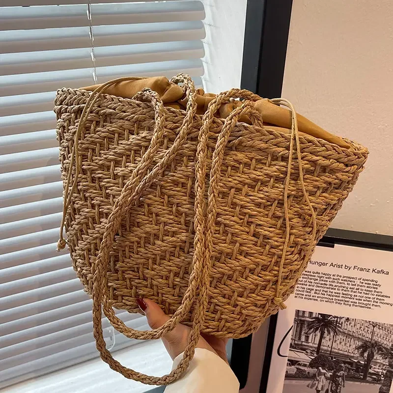 Women's Straw Woven Bag High Capacity 2023 New Vacation Beach Bucket Cabbage Basket Fashion Popular Casual Vintage Handbag