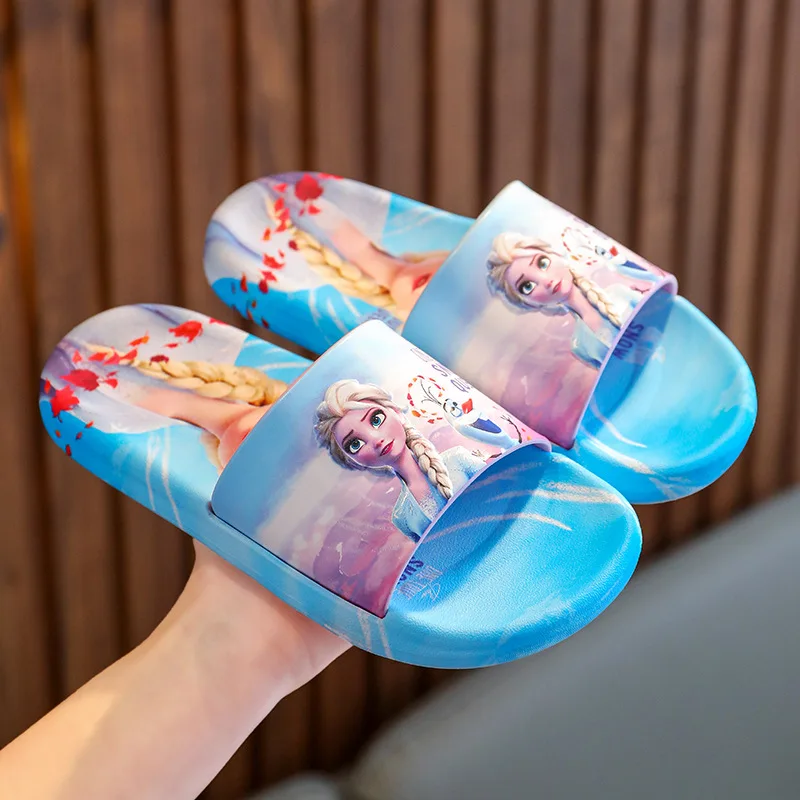 Pantoufles de maison Disney pour enfants, sandales de salle de bain d'été pour filles, chaussures de sol de plage, princesse Elsa, dessin animé congelé