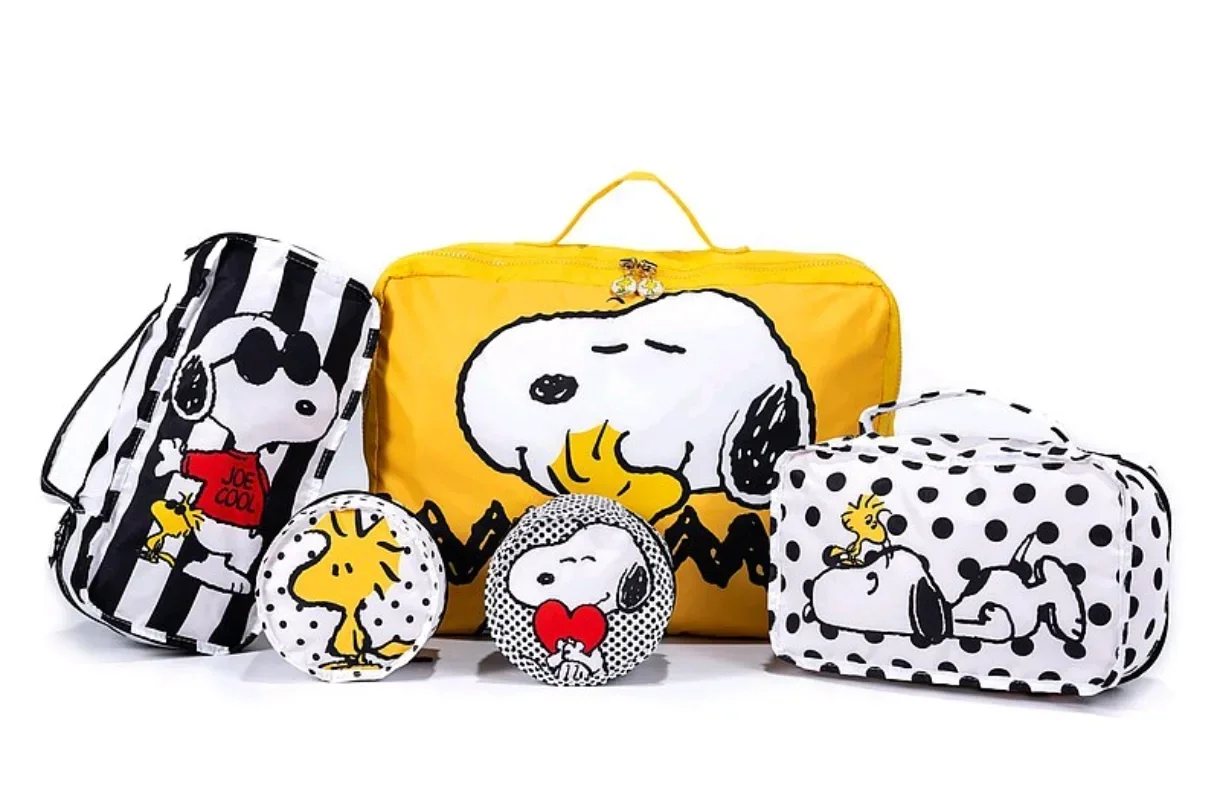 Japonês Snoopy Organizador De Viagem, Organizador Útil, Mala De Roupas, Saco De Sapatos, Conjunto De Armazenamento, Travel Essentials, Cube Bag, 4 Pcs