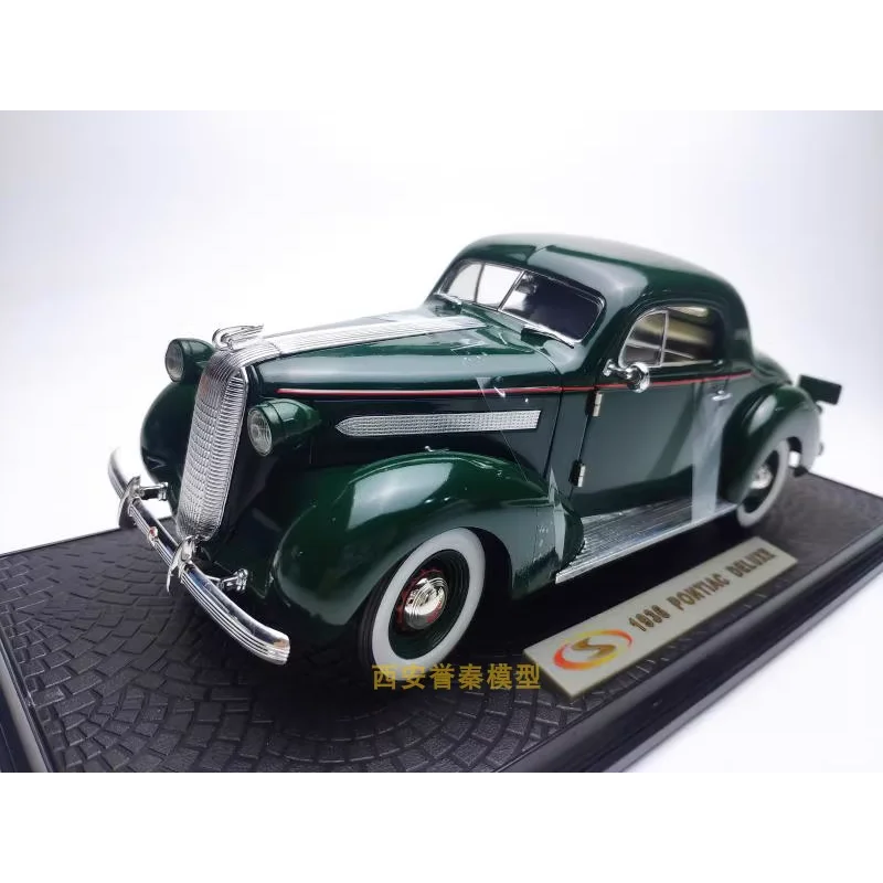 

Diecast Signature 1/18 Scale 1936 Pontiac Luxury Vintage Alloy Car Model Collectible Toy Gift Souvenir Display Ornament