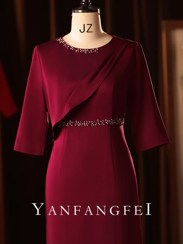 

Весенняя коллекция: Платье для мамы, молодых женщин и бабушек. Элегантное облегающее платье с коротким рукавом.