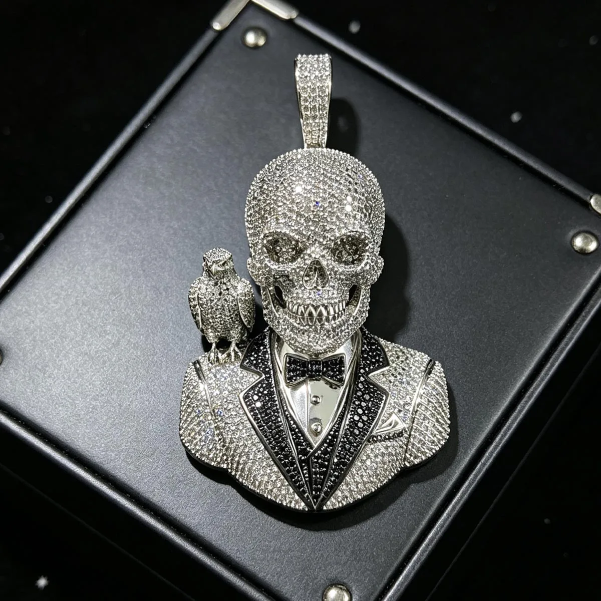 Iced Out 3D Skull Gentleman Falcon Bird Hip‑Hop Pendant Bling Gothic Skeleton Suit Bow‑Tie Sparkly Cuban Chain Necklace Jewelry