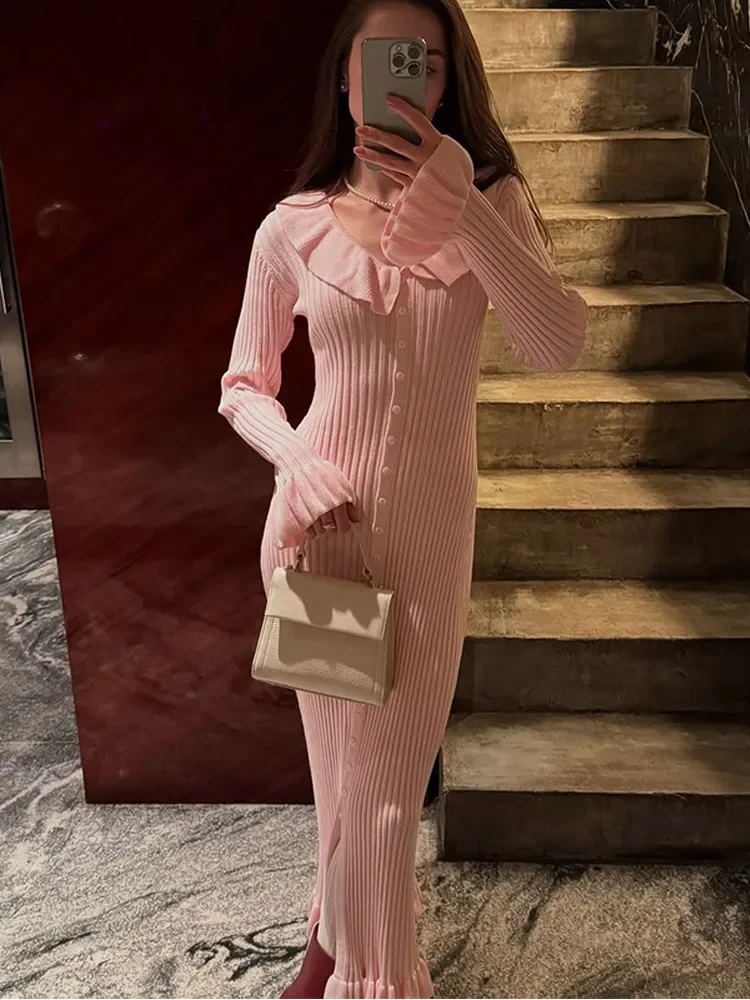 เดรสยาวถักนิตติ้งสีชมพูแฟชั่น แต่งระบาย คอวี แขนยาวทรงบาน กระดุมแถวเดียว ทรงเข้ารูป สำหรับผู้หญิง ฤดูใบไม้ร่วง