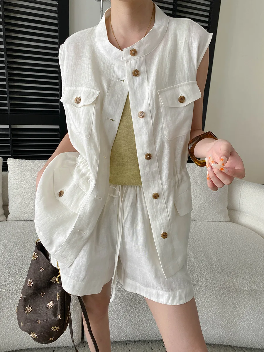 Sommerliches Damen-Set: Lässige, einfarbige Weste mit Stehkragen und Shorts mit Kordelzug – Detail 21