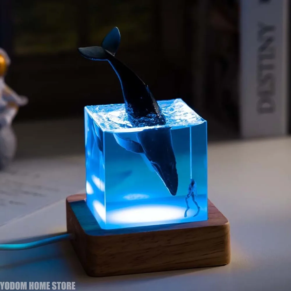 5cm Cube Whale Diver Night Light Decoration Gift Epoxy Resin Ocean Sharks Diver Figures Decoration LED Home Decor Figurines