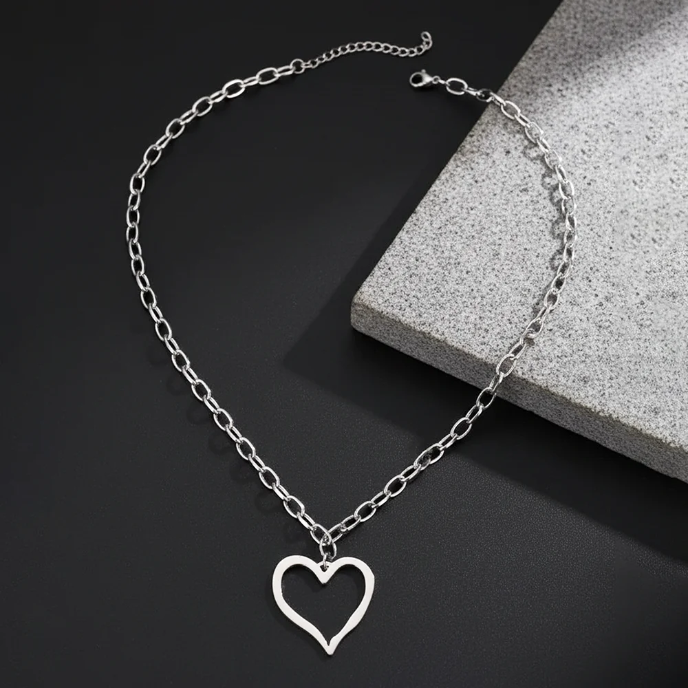 DGIDDK Stainless Steel Openwork Heart Pendant Necklace Women's Fashionable, Sophisticated, Minimalist Collarbone Chain Jewelry