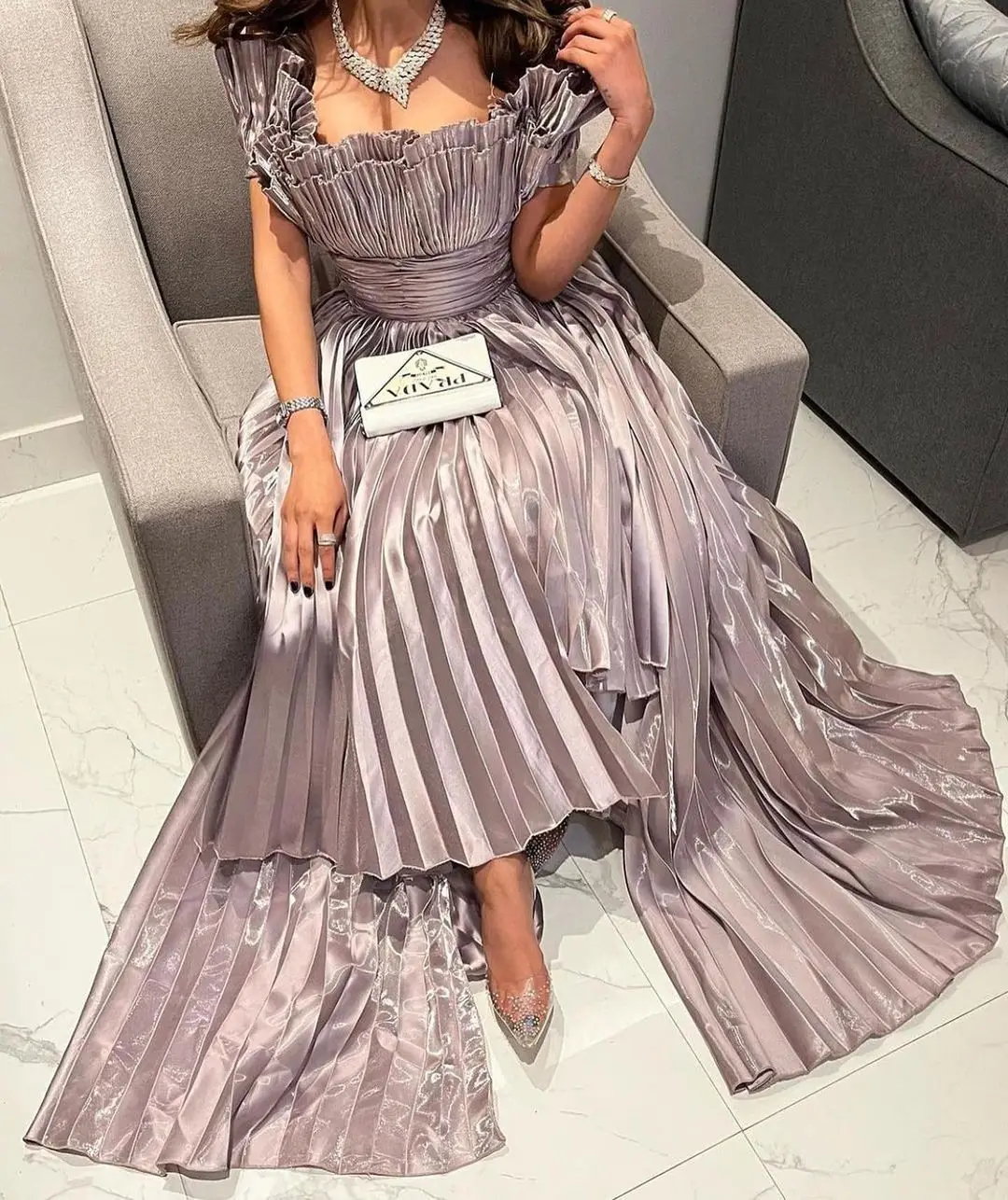 Customized Wear Pleats A Line Prom Dresses Off Shoulder Zipper Back Robes De Soiree Long Sweep Train Evening Party Formal Gowns