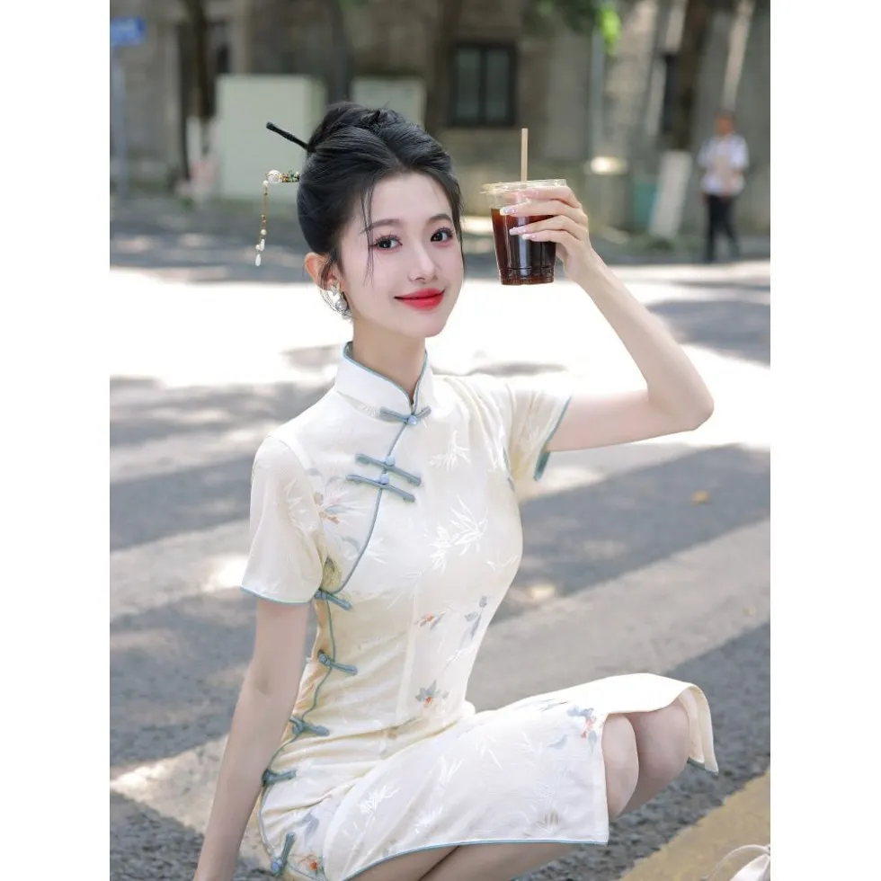

Summer Traditional Chinese Qipao for Young Girls White Daily Wear Medium Length Cheongsam Daily Wear Dress Students CH-078