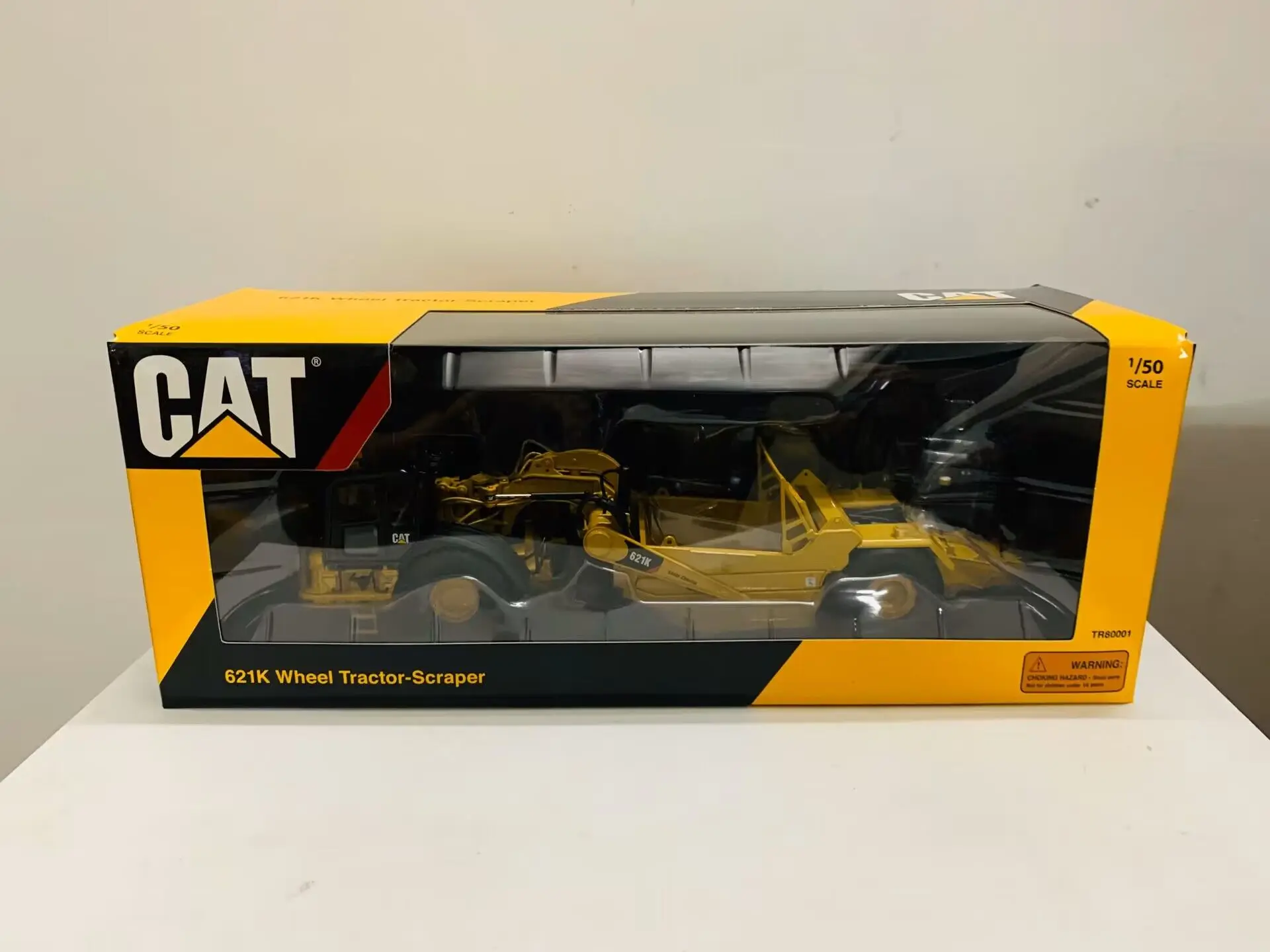 621K Wheel Tractor-Scraper 1/50 Scale Die-Cast Model TR80001 New in Box