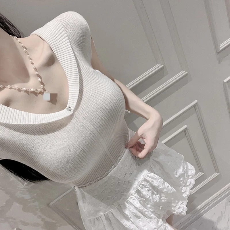 South korea Dongdaemun New Gentle Korean Girl Sexy Open Collarbone Heart-Shaped Hat Sleeve Slimming Knit T-shirt Women's Top