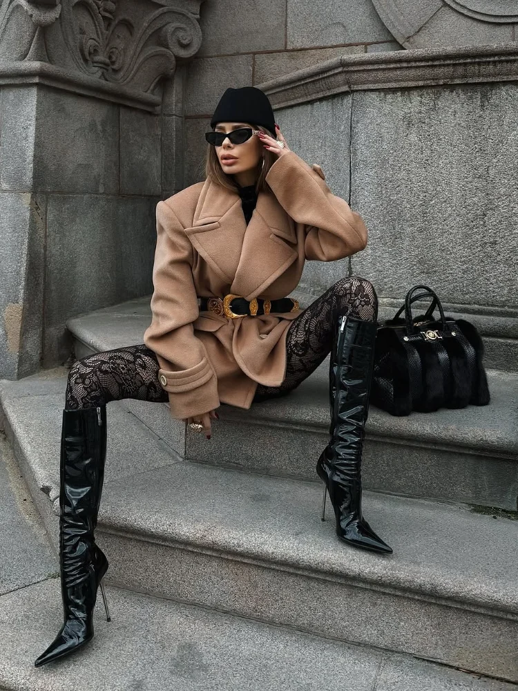 

Lapel Woolen Overcoat Women Fashion Double Breasted Full Sleeve V-neck Loose Jacket 2025 Lady High Street Commute Streetwear