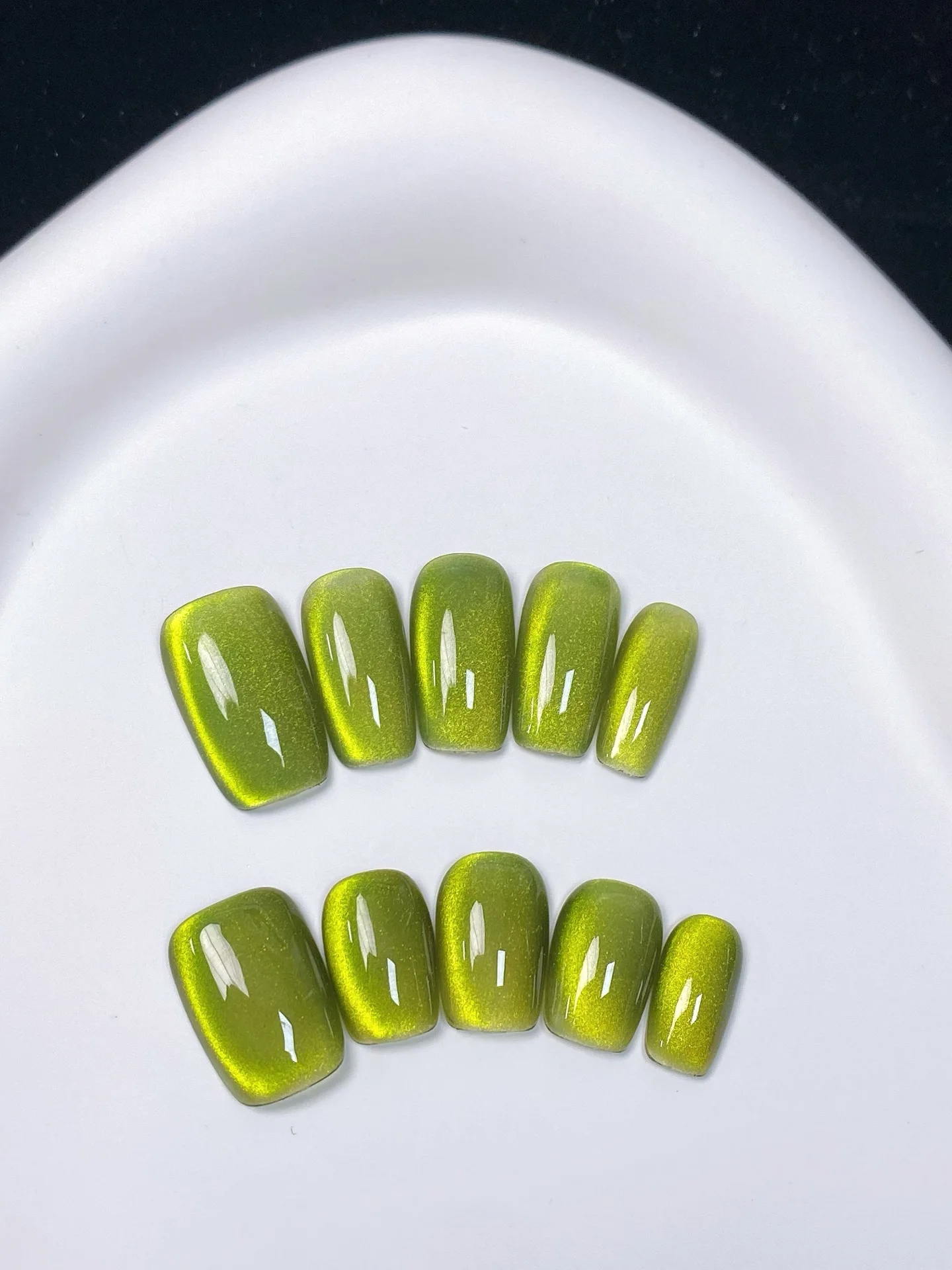 

10Pcs Solid Color Press On Nails Handmade Light Green Cat's Eye Fake Nails Short Square False Nail Tips Art Simple Manicure Sets