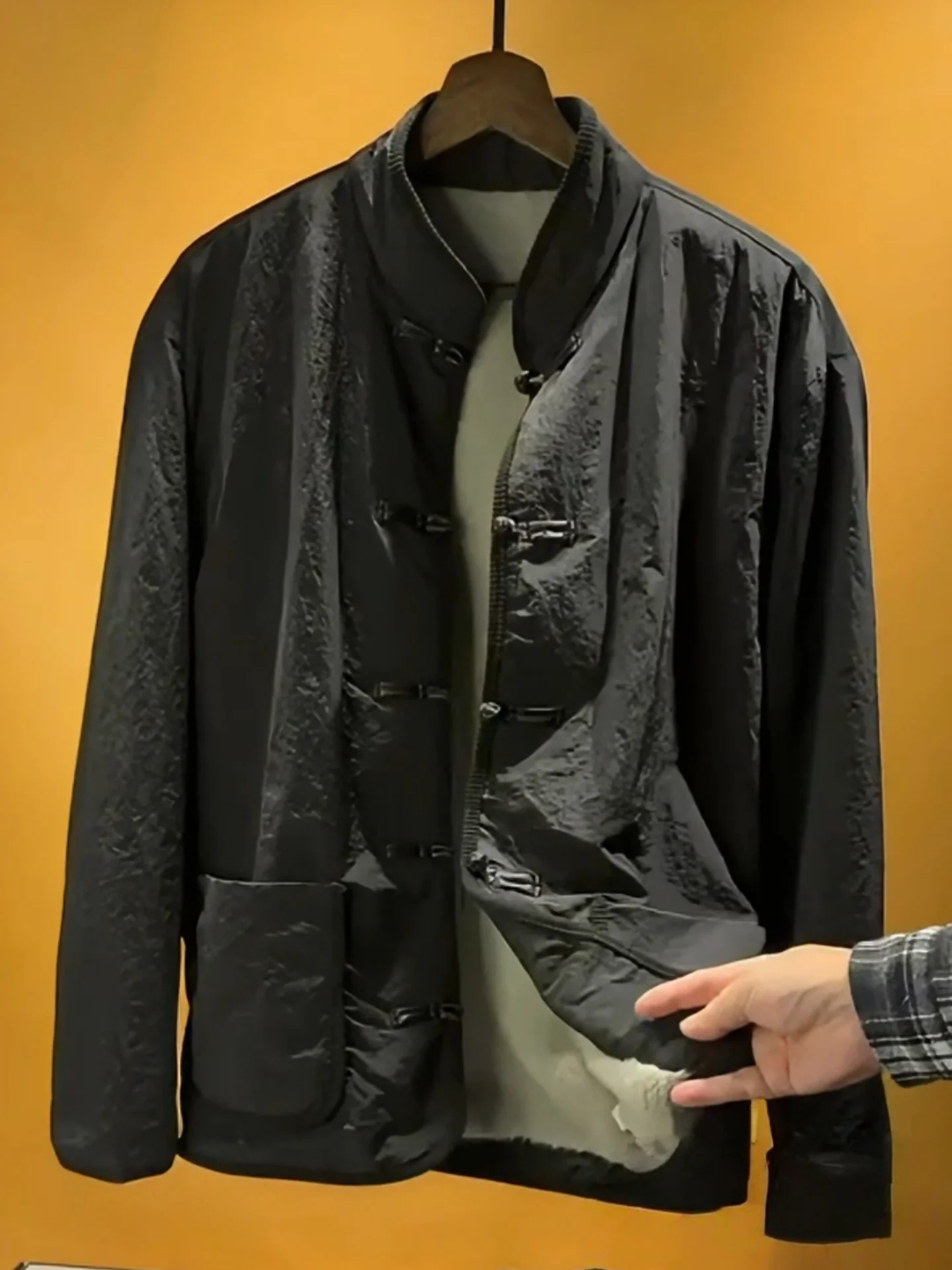 

Warm Fce Lined Chinese Sle Men's Jaet ZuoanDiao Button Design Winter New Arrival Luxury Lightweight Outerwear