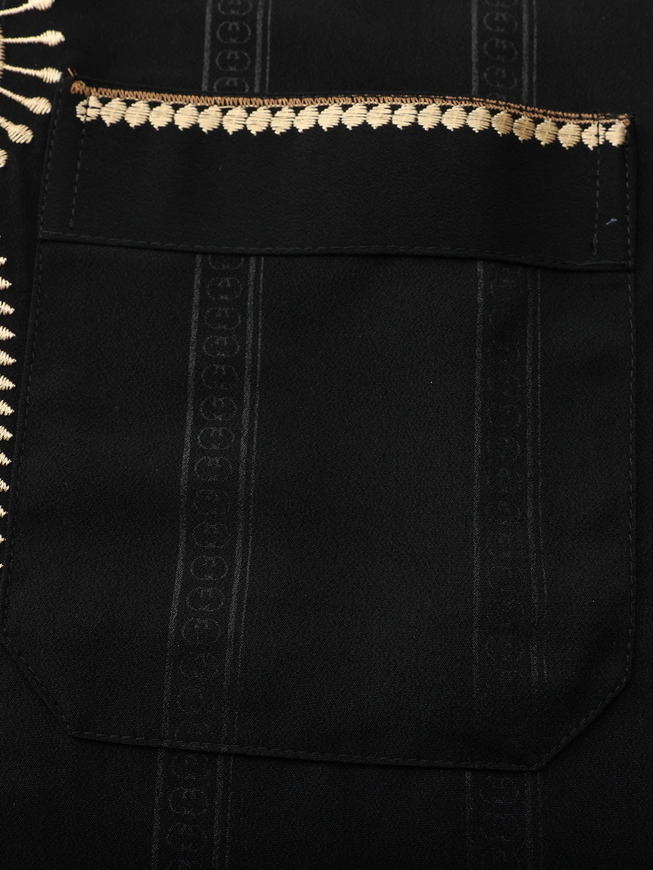 ملابس رجالية تقليدية أنيقة وفاخرة، عباية إسلامية فضفاضة، ثوب إسلامي مطرز بأكمام قصيرة