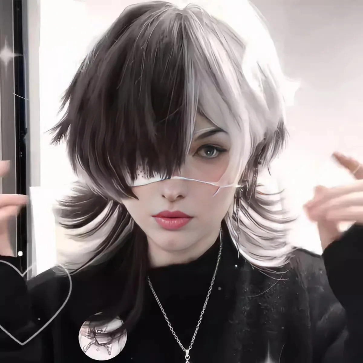 

Мужчины и женщины, черно-белый Инь-Ян, лысая голова, короткие прямые волосы, Хэллоуин, Рождество, парик с челкой, синтетический полный головной убор