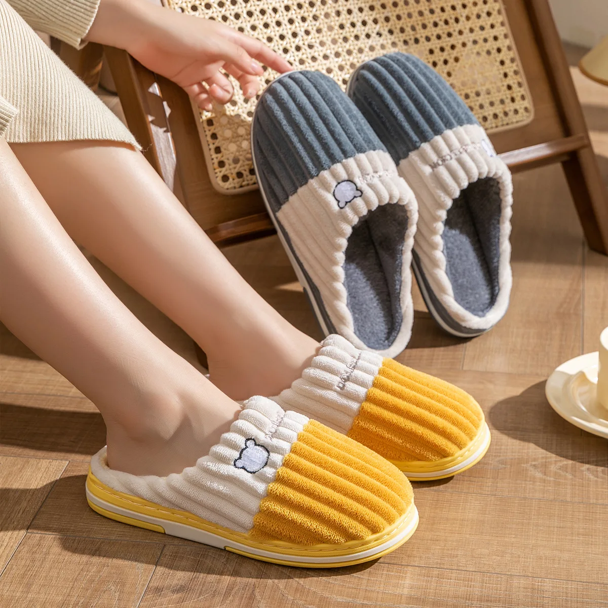 

Women Soft Cotton Slippers Men Casual Furry Flip Flops Bedroom Anti-slip Shoes Home Winter Warm Plush Slides Couples Floor Flats