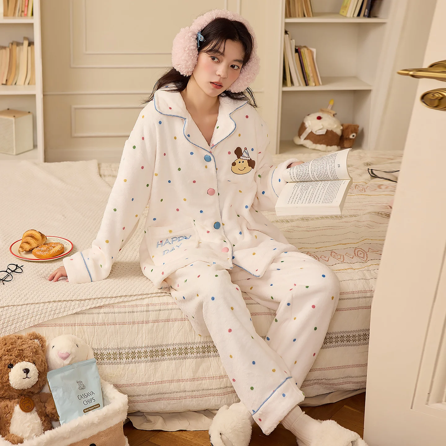 

Комплекты пижам больших размеров для женщин: модальный комплект для сна с вишневым принтом, рукавами-крылышками, V-образным вырезом и шортами. Летний, милый, очаровательный, простой.