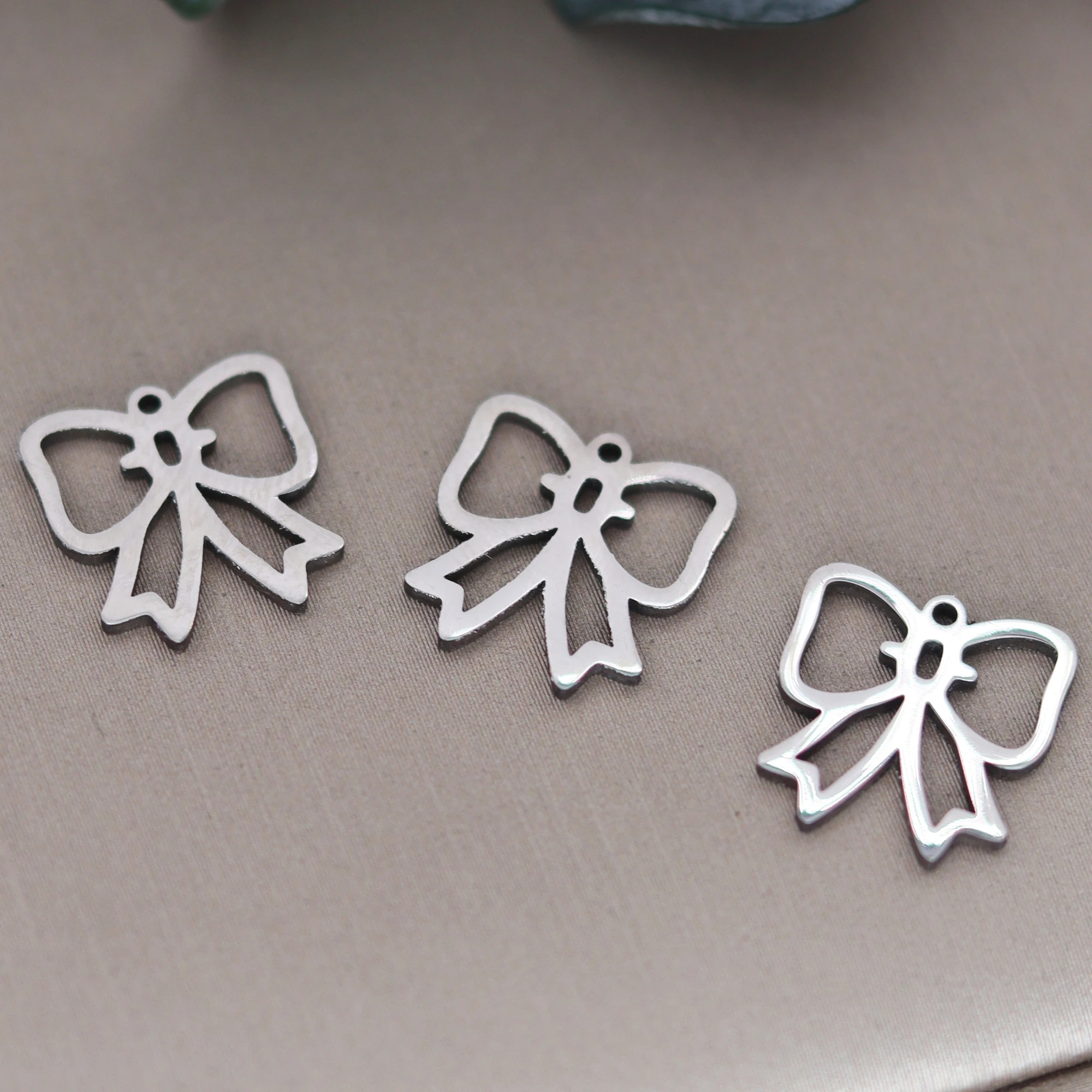 

3pcs Stainless Steel Charm Trendy Bowknot Charms Pendant For Jewelry Making Supplies DIY Handmade Earrings Bracelets Accessories