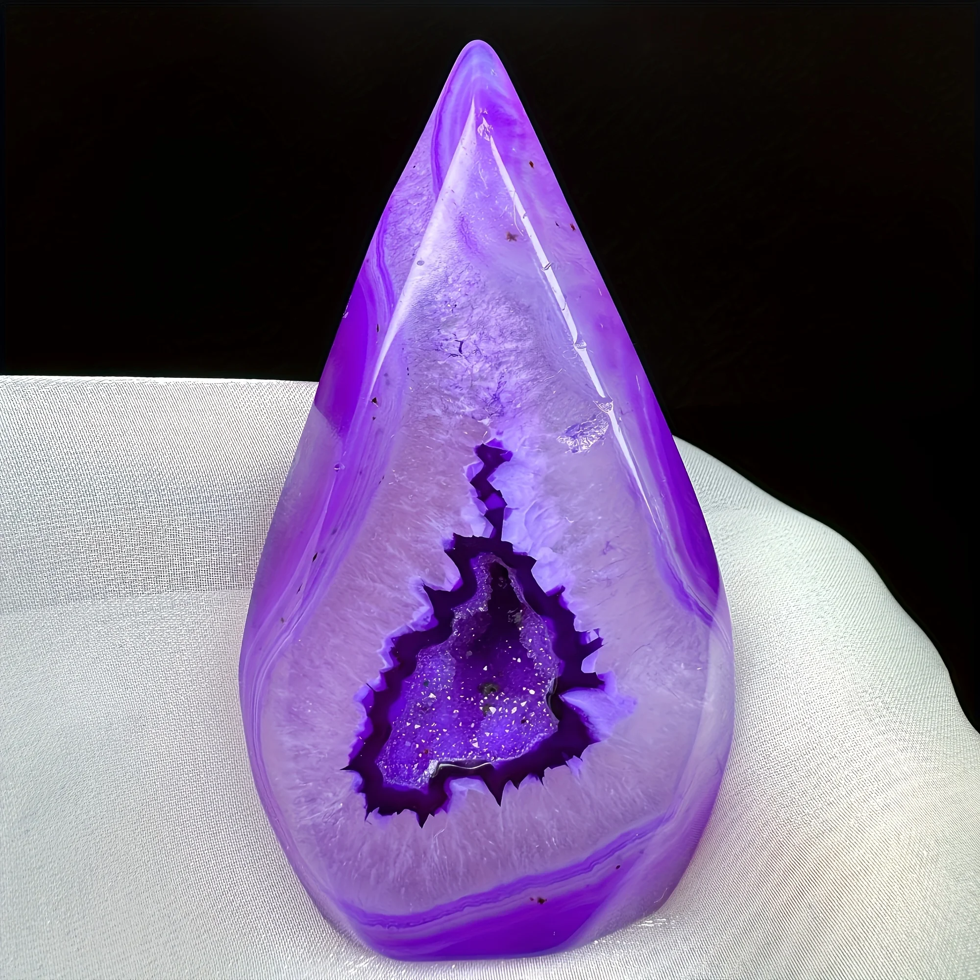 1pc Purple Agate Ornament - Unique Patterns, Wrapped Agate for Home Decor, Holiday Gift, or Collectible, Ornament for Home Decor