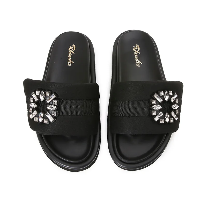 

Summer 2025 New Flat Thick Bottom Rhinestone Square Buckle Fashionable Comfortable Women's Slippers Beachwear Outerwear Sandals