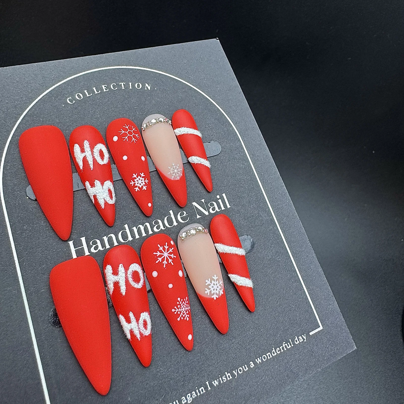 10 قطعة عيد الميلاد الأحمر طويل وأشار الصحافة على الأظافر اليدوية يمكن ارتداؤها ندفة الثلج HO HO مطبوعة وهمية مسمار نصائح الفرنسية أظافر صناعية التصحيح
