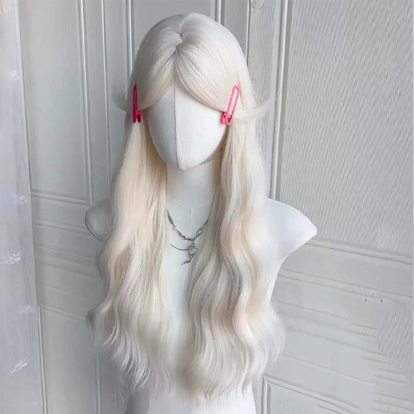 Synthetic Long Wavy Wigs White Wig with Bangs for Women Cosplay Daily Lolita Party Wig Heat Resistant Fiber Hair