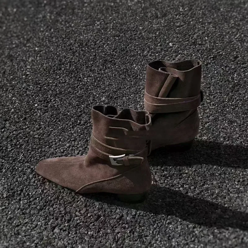 

2024, простые и высококачественные ботильоны в стиле ретро с маленьким квадратным носком, женские модные ботинки на толстом каблуке с пряжкой на ремне