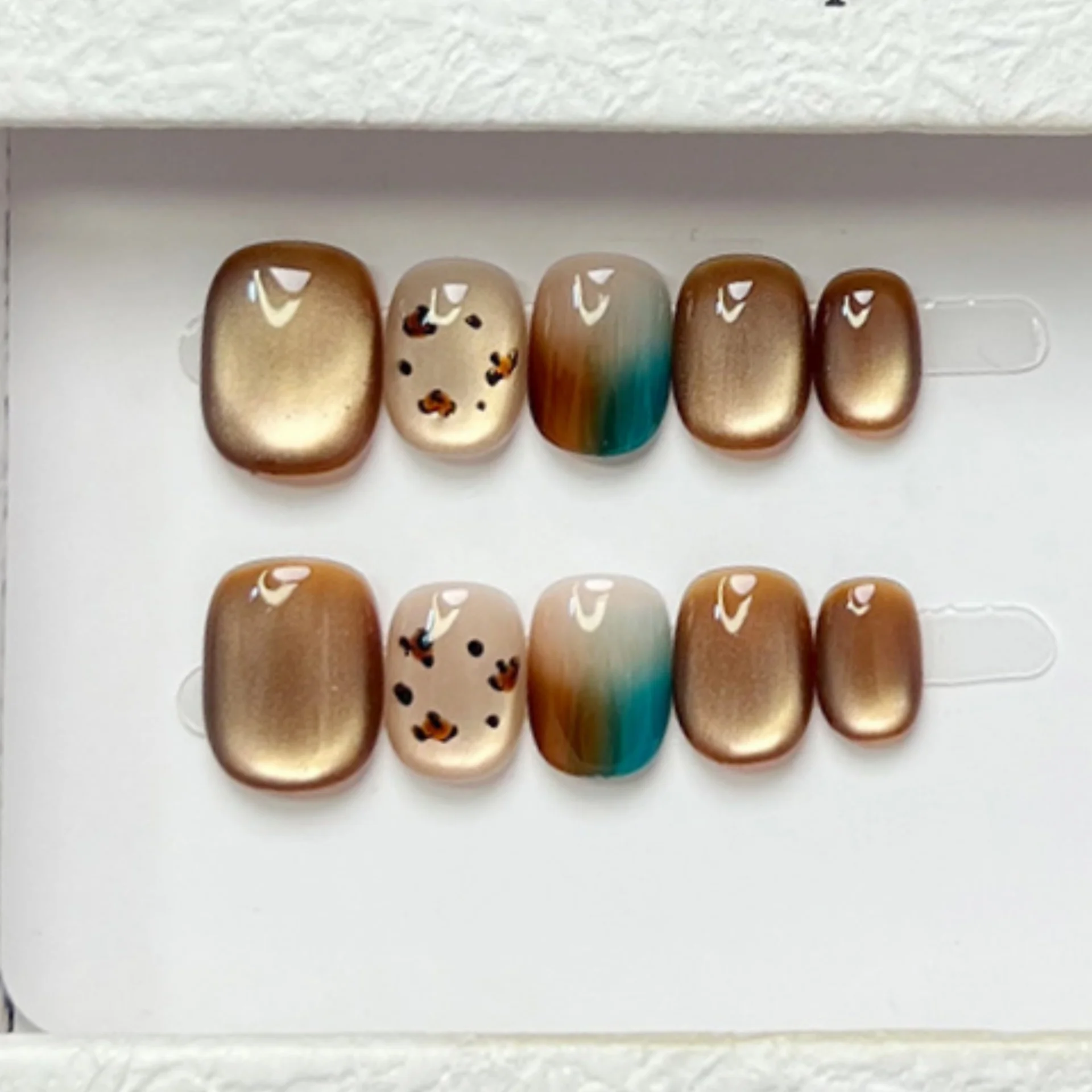 

10pcs Short Square Round Fake Nail Art Brown Cat's Eye Gradient Handmade Nails Tips Leopard Print Design Press on False Nails