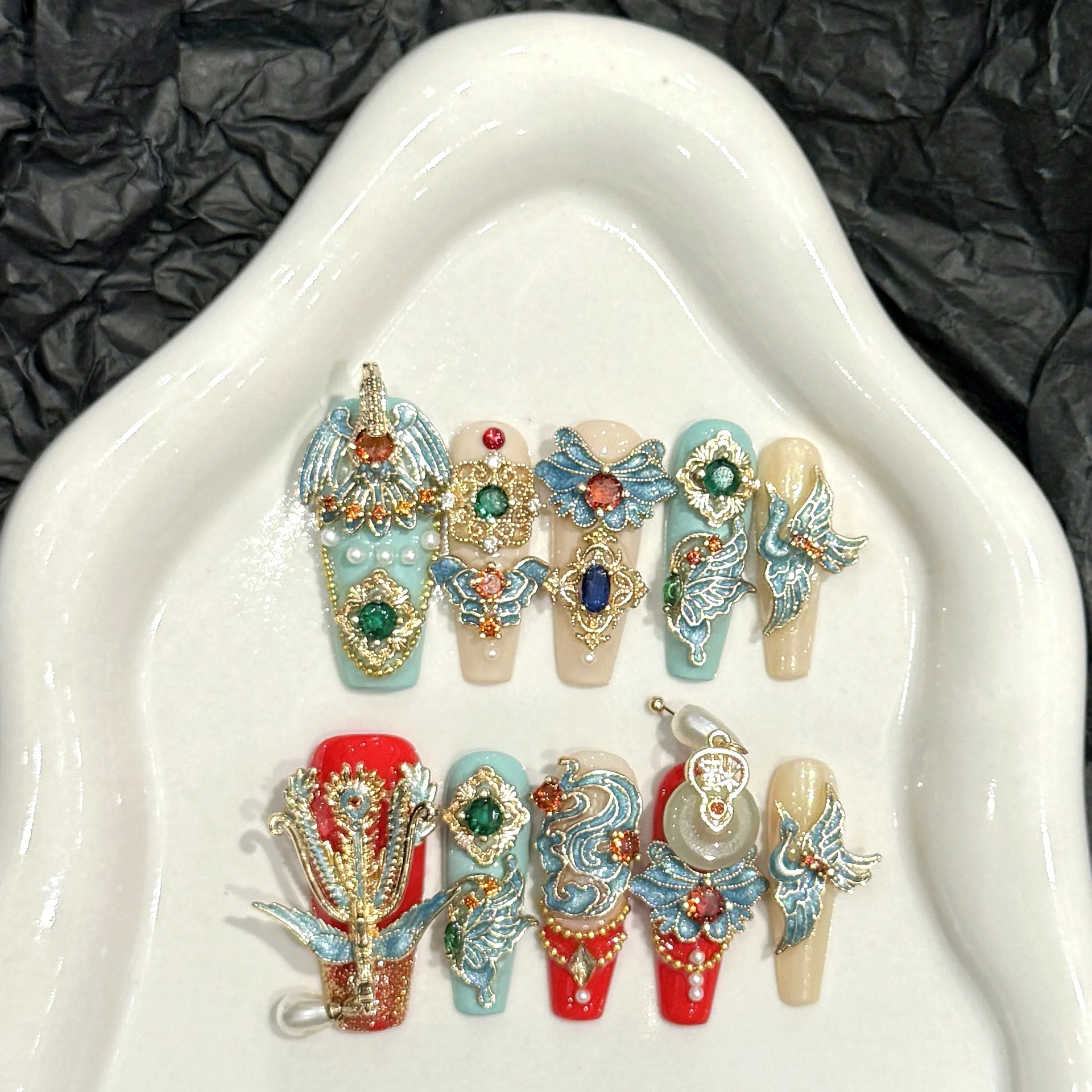 

Longfeng Chengxiang Pure Handmade Artistic Style High-End Banquet Bright Style Fashionable Manicure