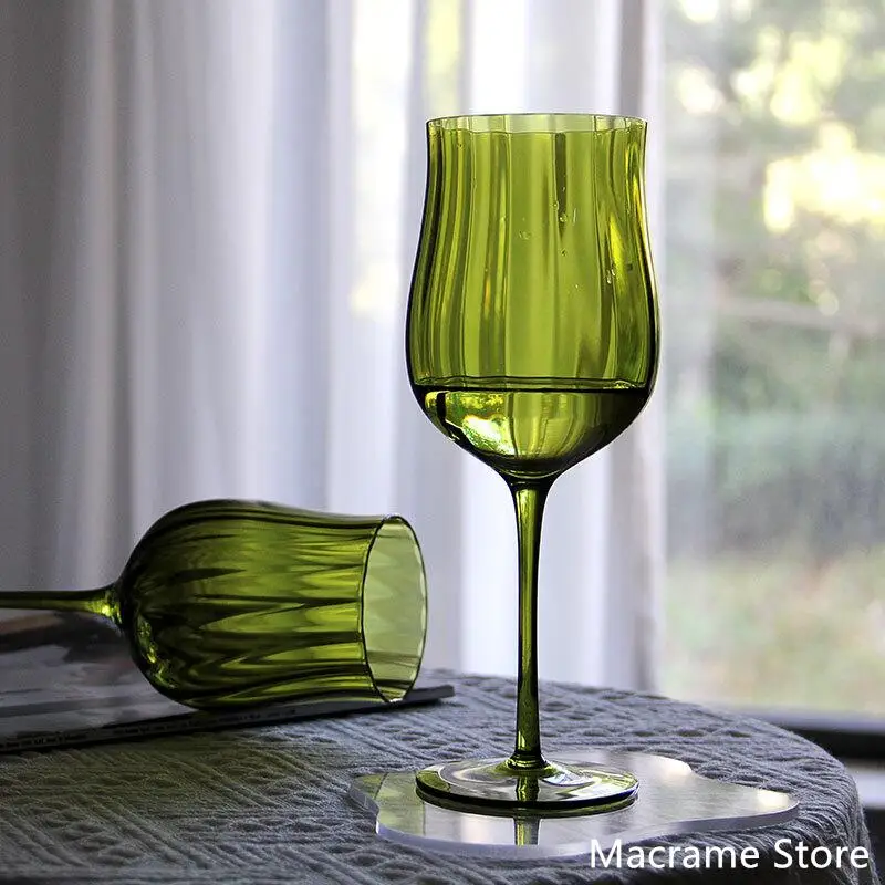 

1pcs Luxury Tulip Vertical Rib Champagne Goblet, Wine Glass, Grace Wine Glass Cup, Rainbow Wine Glass, Colorful Goblets