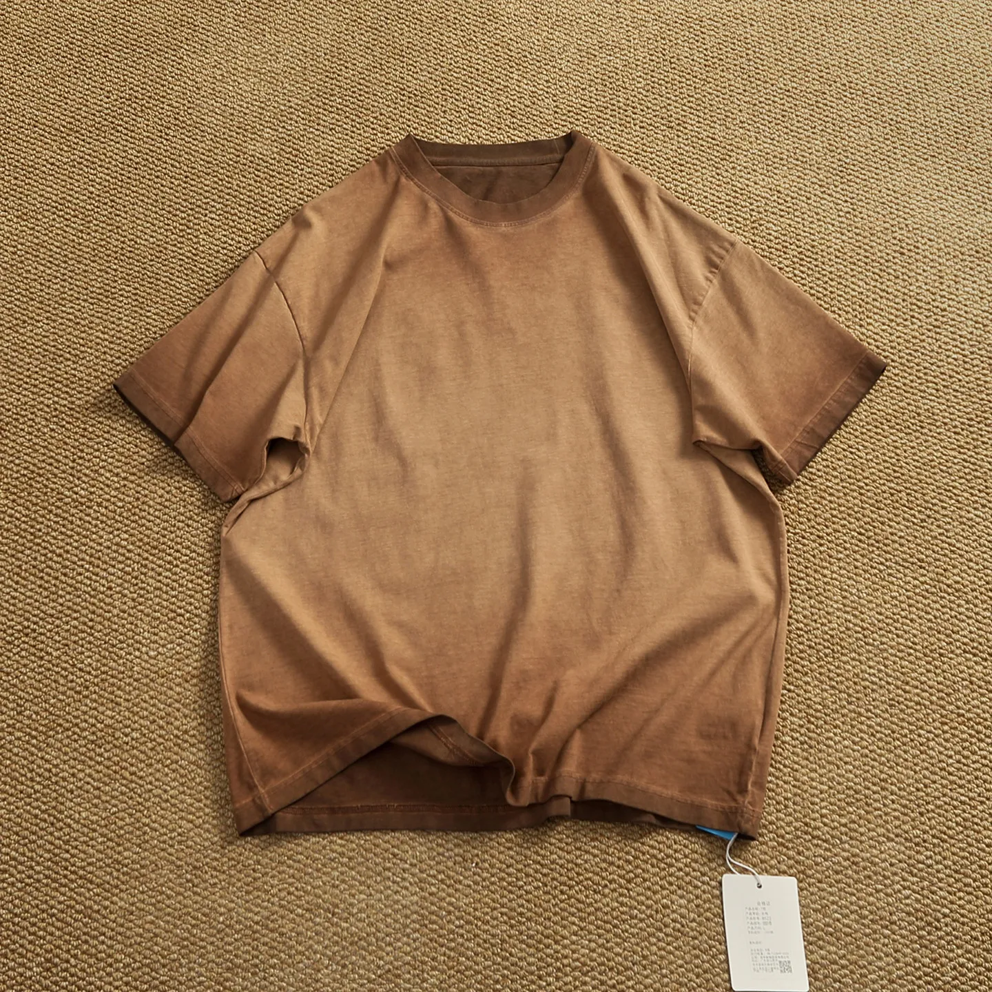 

Летняя новинка: Мужская футболка в американском ретро-стиле, плотная, с коротким рукавом, круглым вырезом, градиентным цветом, 100% хлопок, повседневная, с эффектом потертости