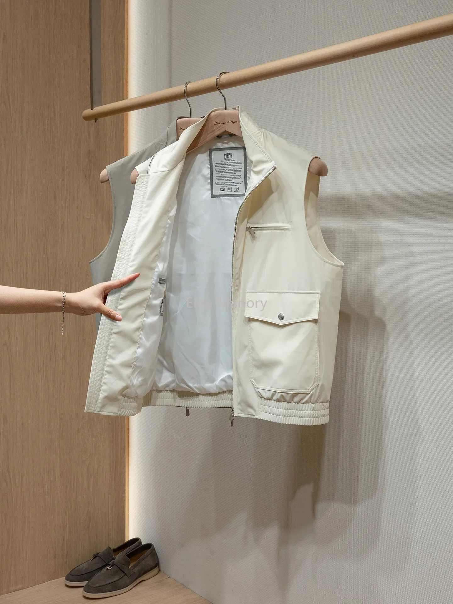 Original fixed fabric three-proof fabric, multi-bag functional vest