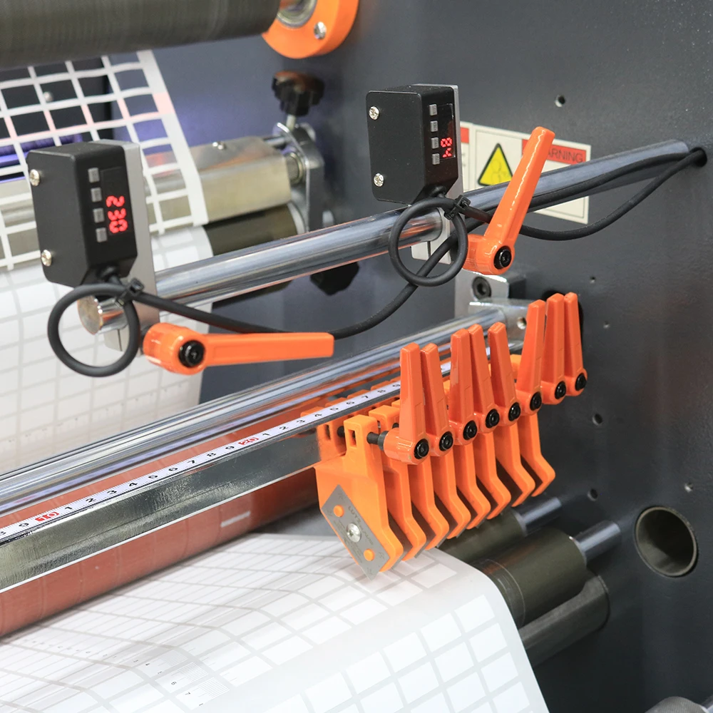 Darui S8 High Speed 4-15m/min 330mm Feeding Width Professional 6 Blades Digital Knife Automatic Label Die Cutting Plotter