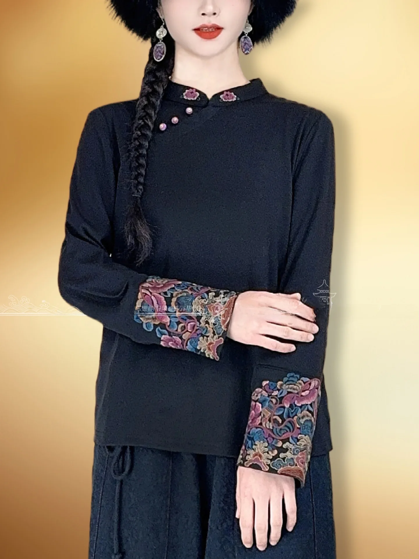 

New Chinese Sle Bla Long Sve T-irt Embroidered Stand Collar Base irt Heavyweight Cotton Ladies Faion Winter