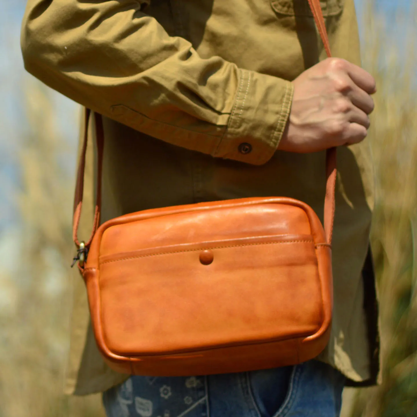 AETOO Retro casual leather crossbody bag, hand-painted color, top-grain tanned cowhide, single-shoulder bag, horizontal style, m
