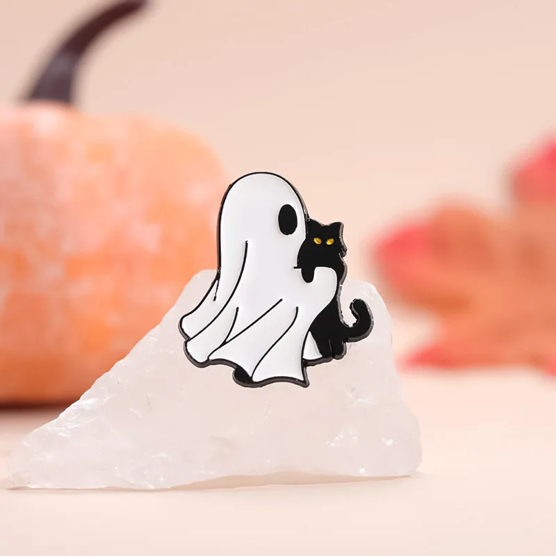 Halloween Enamel Pins White ghost and black cat playing funny brooch Backpack Bag Accessories Metal Badge Gift Jewelry Wholesale