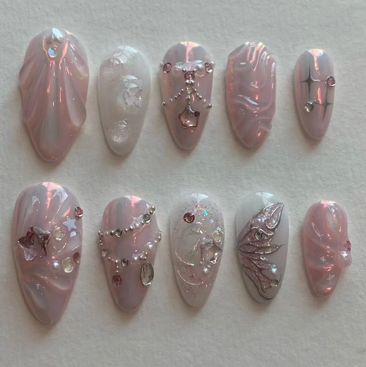 

24Pcs Mid-length Almond Fake Nail with Buttrfly Star Rhinestone Design Press on False Nails Art Detachable Full Cover Nails Tips