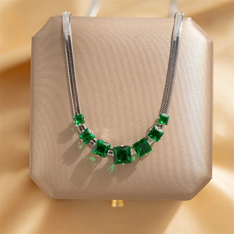 Fashion retro geometric design square neck chain green zircon collar chain Sen series exquisite versatile necklace gift