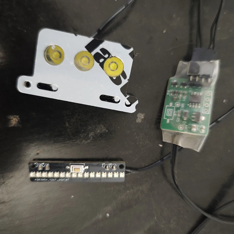 

Tyrant T8 Light Set Headlight Plus Taillight Taillight Can Change Color and Switch Modes Headlight Hole Distance Is 42mm DIY