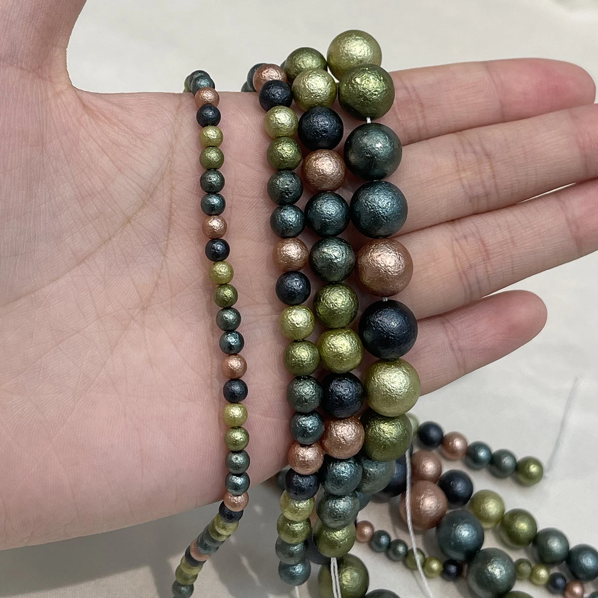 4/6/8/10mm Multi-Color Shell Beads Mixed Metallic Tone Round Shell Full Strand for DIY Necklace Bracelet Jewelry Making Supplies