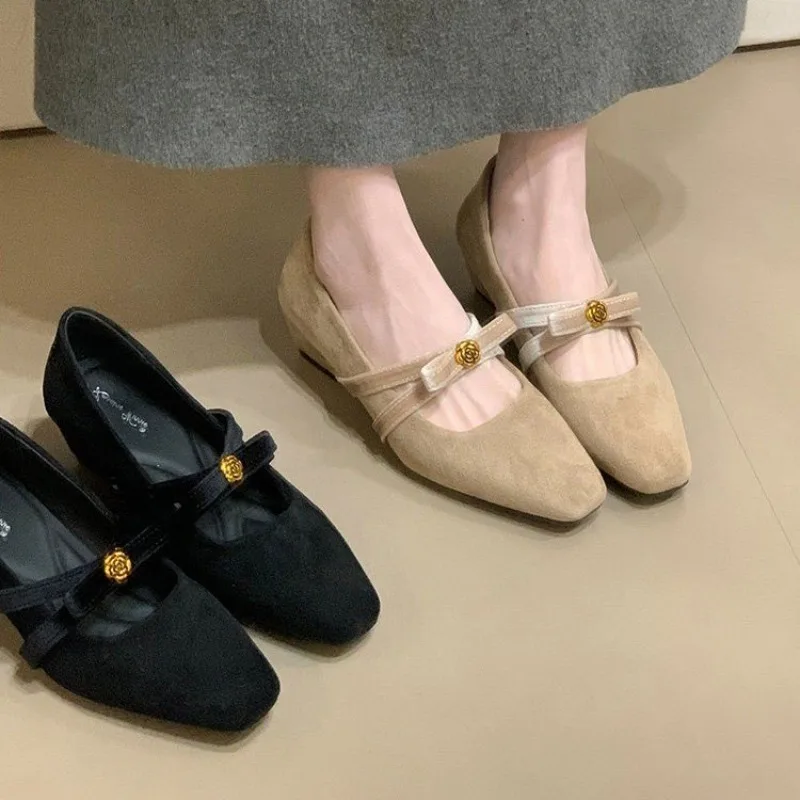 French-style vintage square-toe Mary Jane 2026 new camellia bow internal height-increasing flats for commuting women