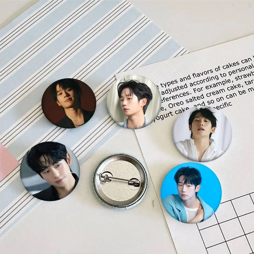 Actor Jung Hae In Round Badges Can Be Used To Decorate Clothes And Backpack Pins