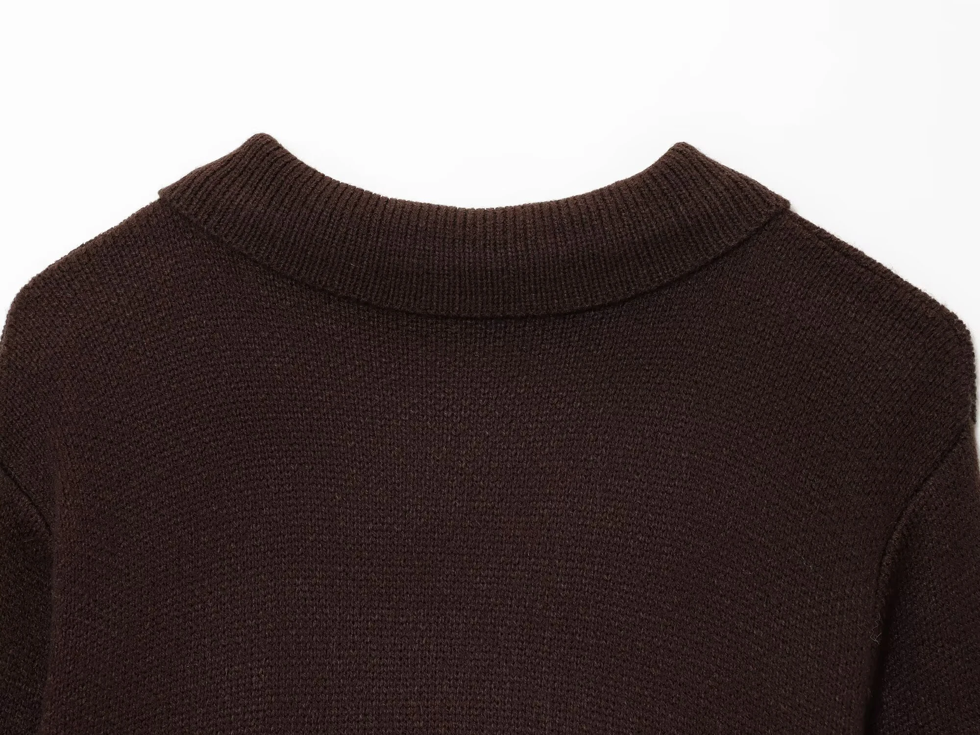 เสื้อคลุมคาร์ดิแกนไหมพรมแขนยาวทรงหลวมสไตล์ลำลองเรียบหรูสำหรับผู้หญิง คอลเลคชั่นฤดูใบไม้ร่วงปี 2025