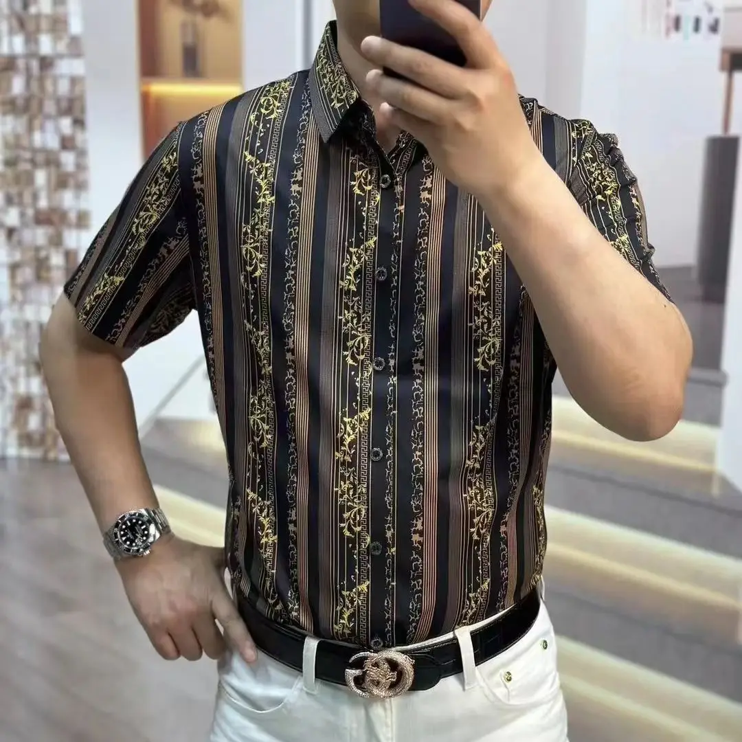

New European and American slim-fit printed versatile short-sleeve men's patterned personality turn-down collar stretch shirt